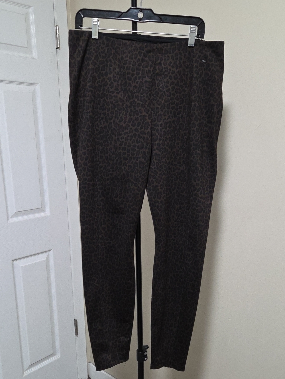 Liverpool Women's Dark Brown Leopard Print Chinos
